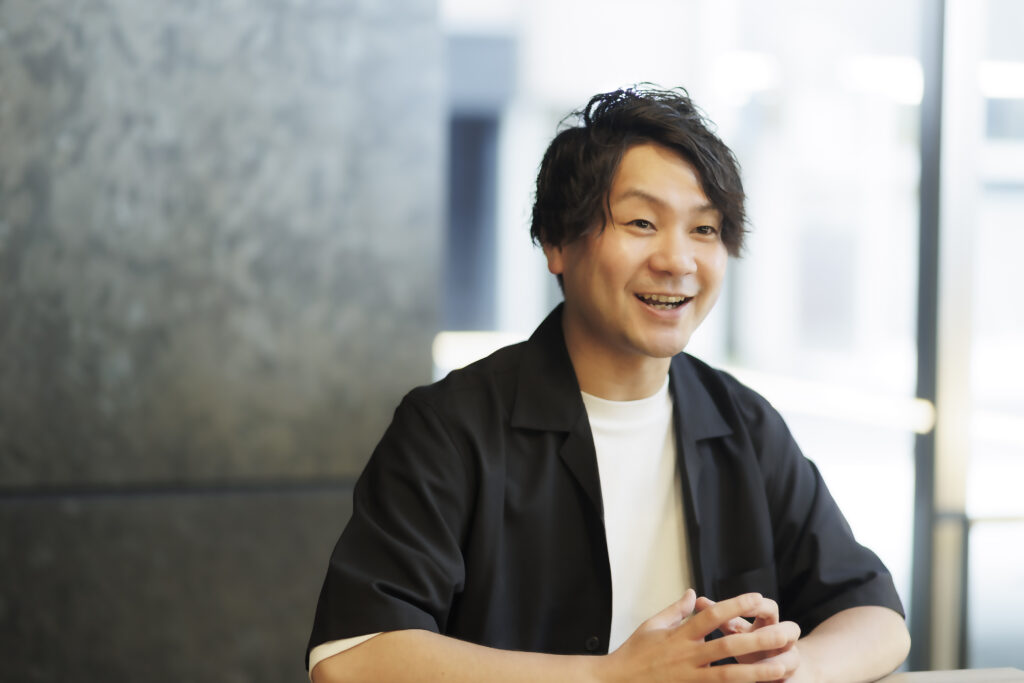 角田 淳 氏
