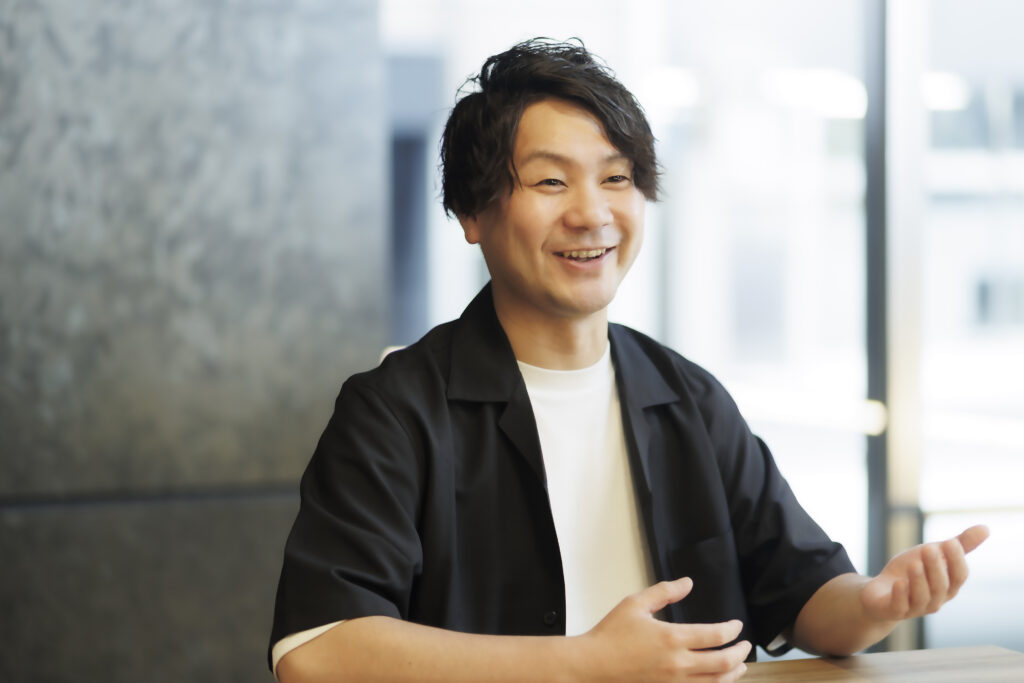 角田 淳 氏