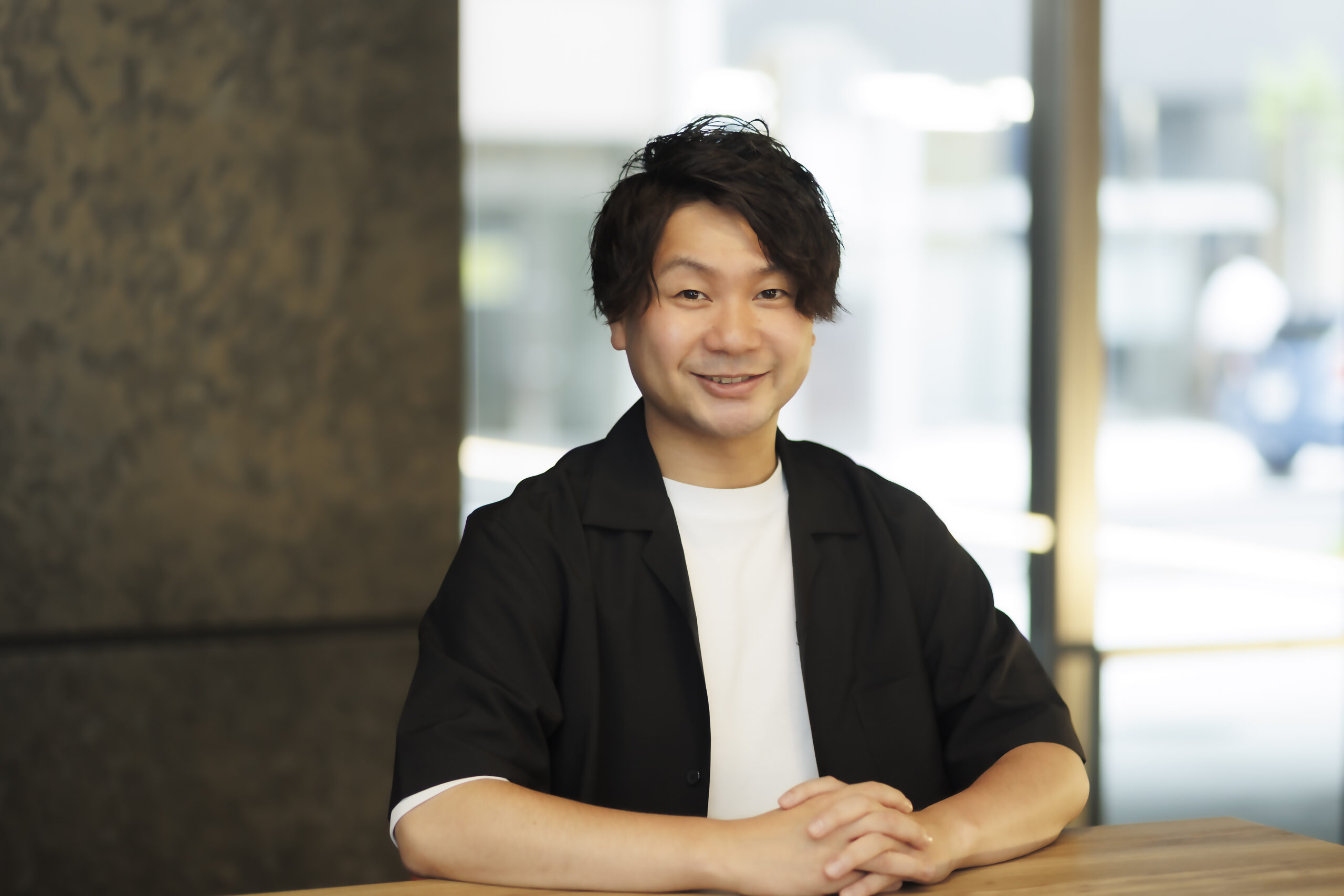 角田 淳 氏